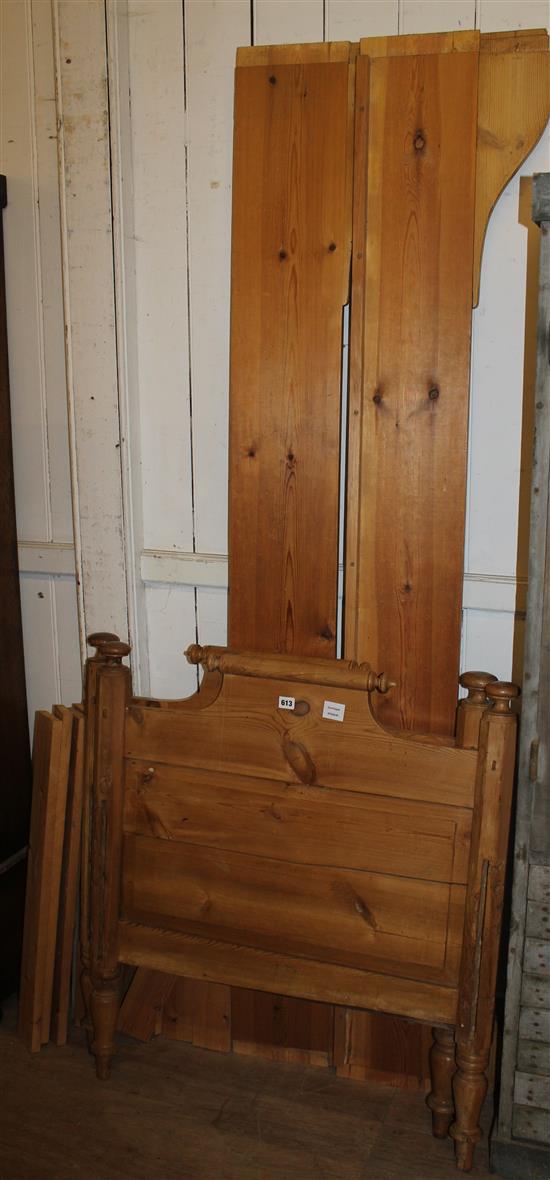 Pine single head and foot bedstead